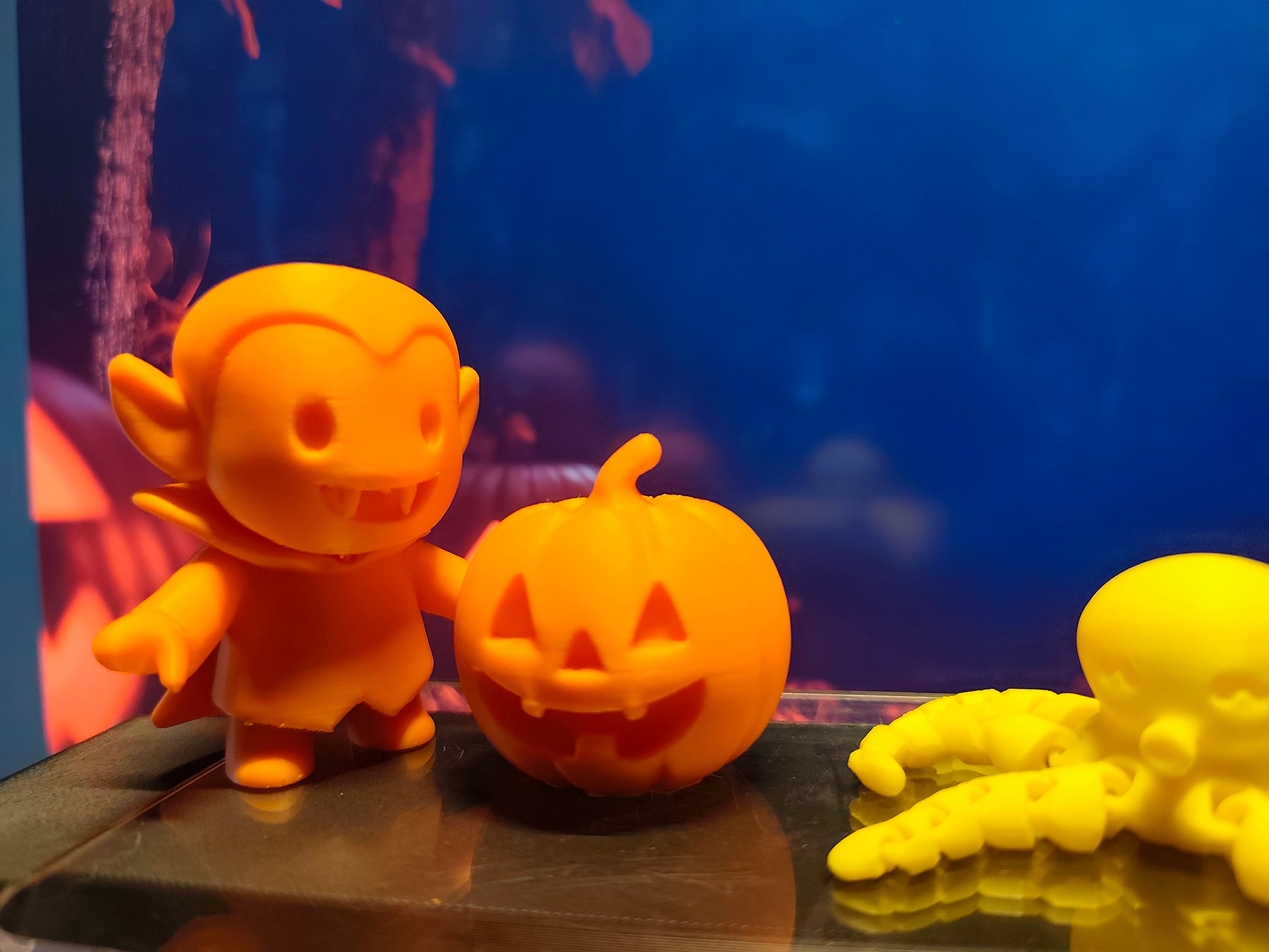 Cute Vampire & Pumpkin – Easy to Customize