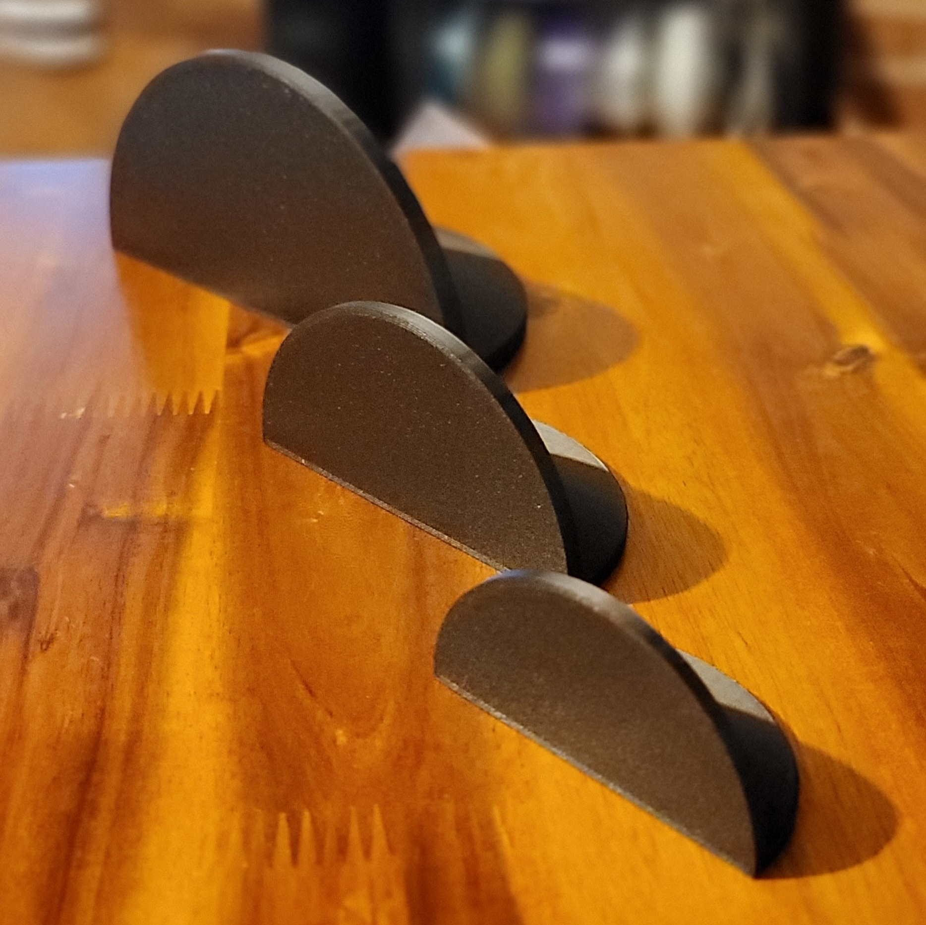 Wall Ball | A Simple & Sturdy Rounded Shelf