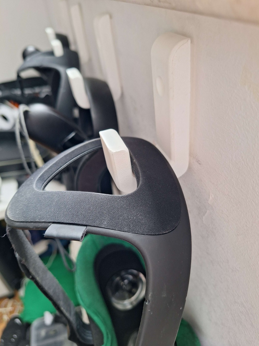 VR Headset / Multipurpose Hook