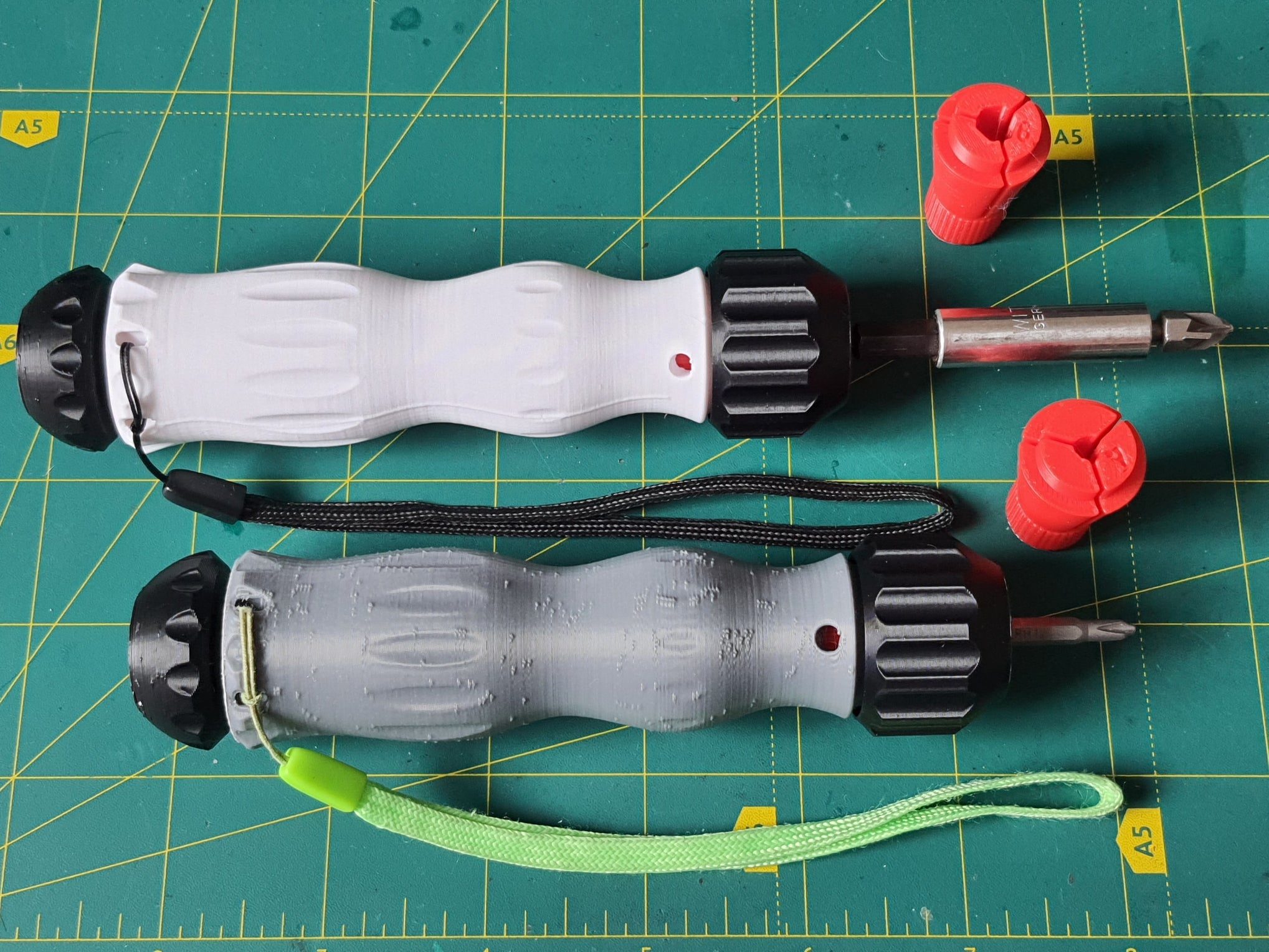 Universal ergonomic screwdriver V2
