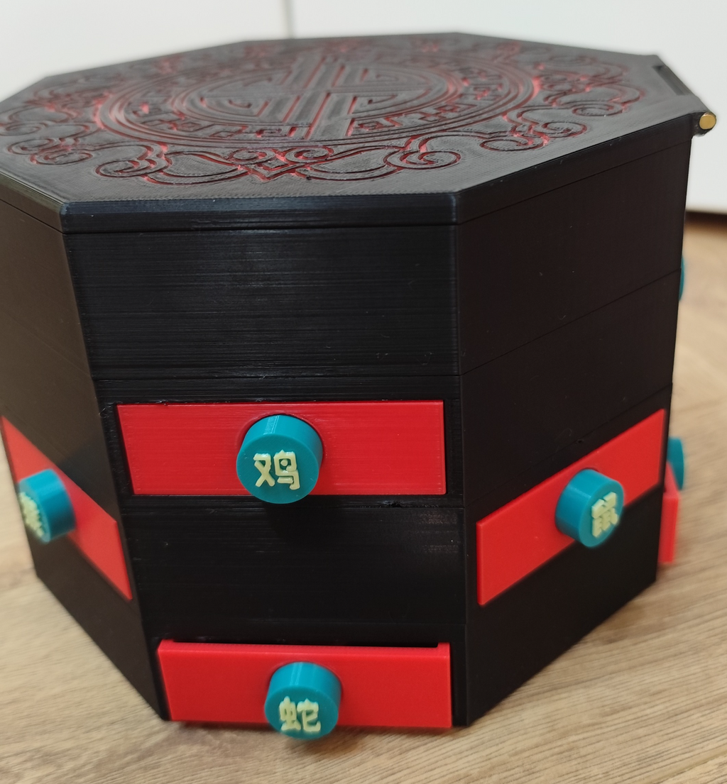 MIRACULOUS Ladybug and cat noir box