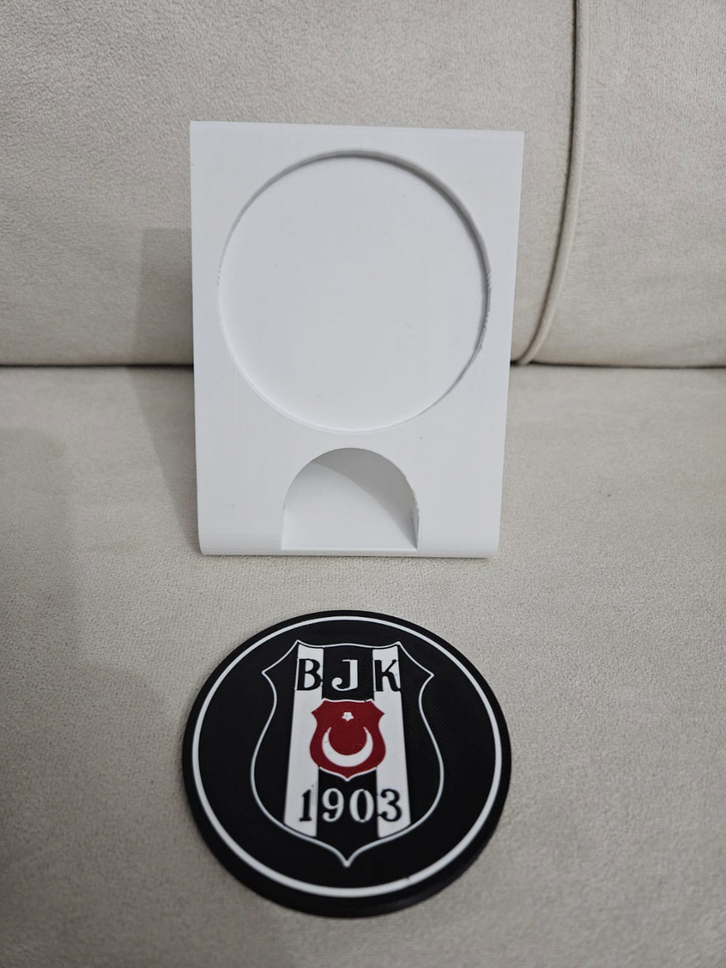 Beşiktaş Masaüstü Telefon Standı (Phone Stand)