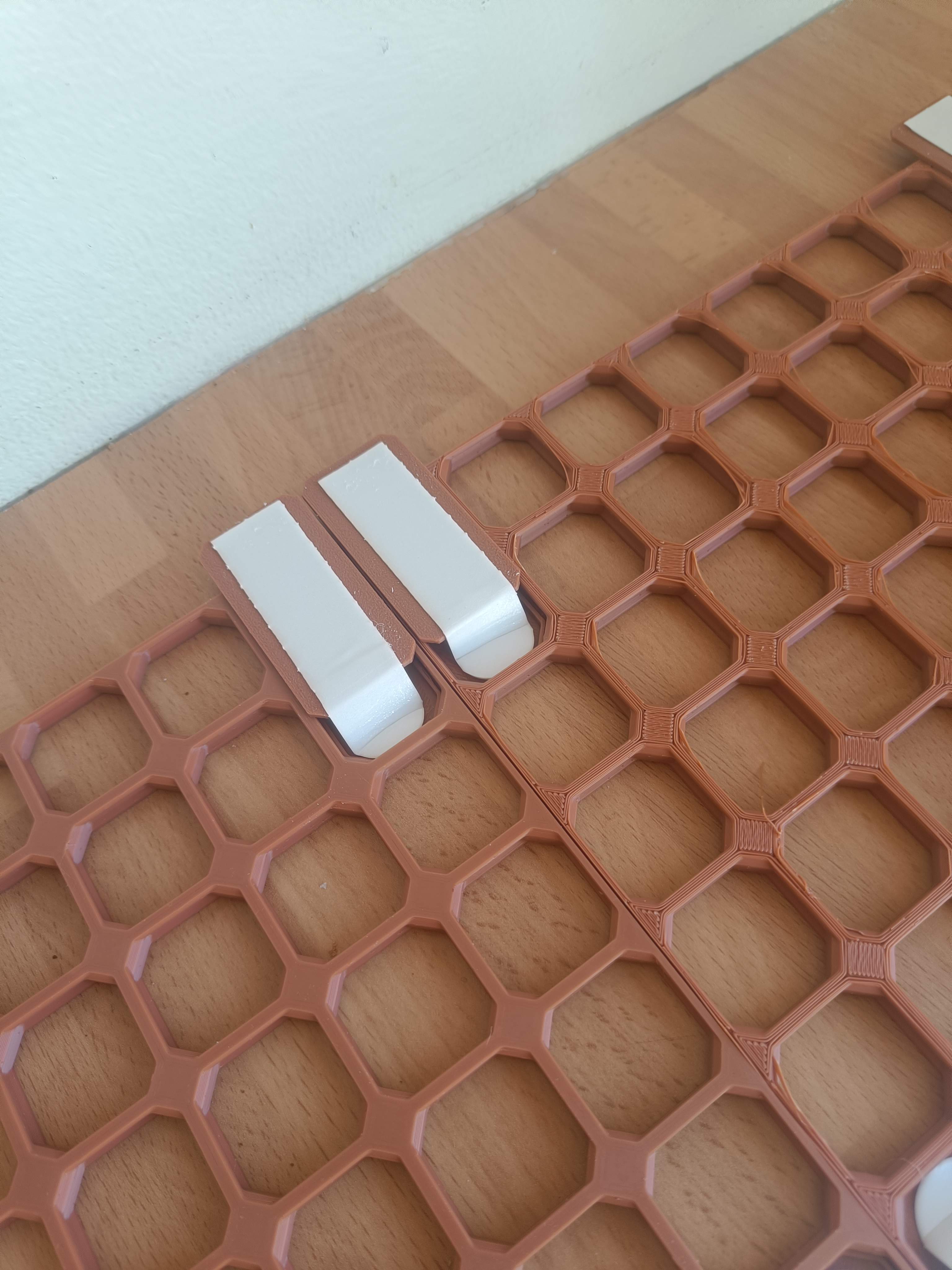 openGrid - Removable Medium Command Strip Mount