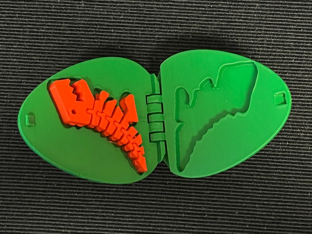 Flexi Rex Egg - Snaps shut