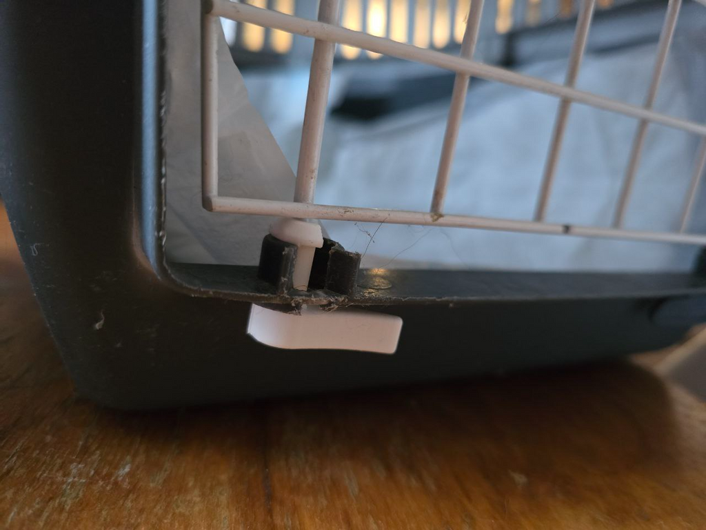 Pet Carrier Closing Pin