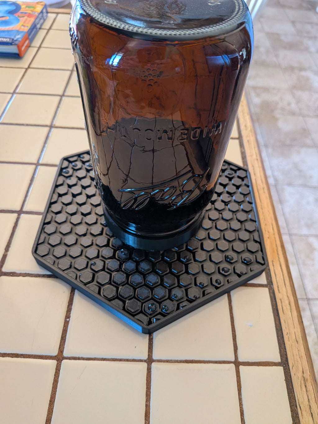 Screw on bee water tray for wide mouth mason jar