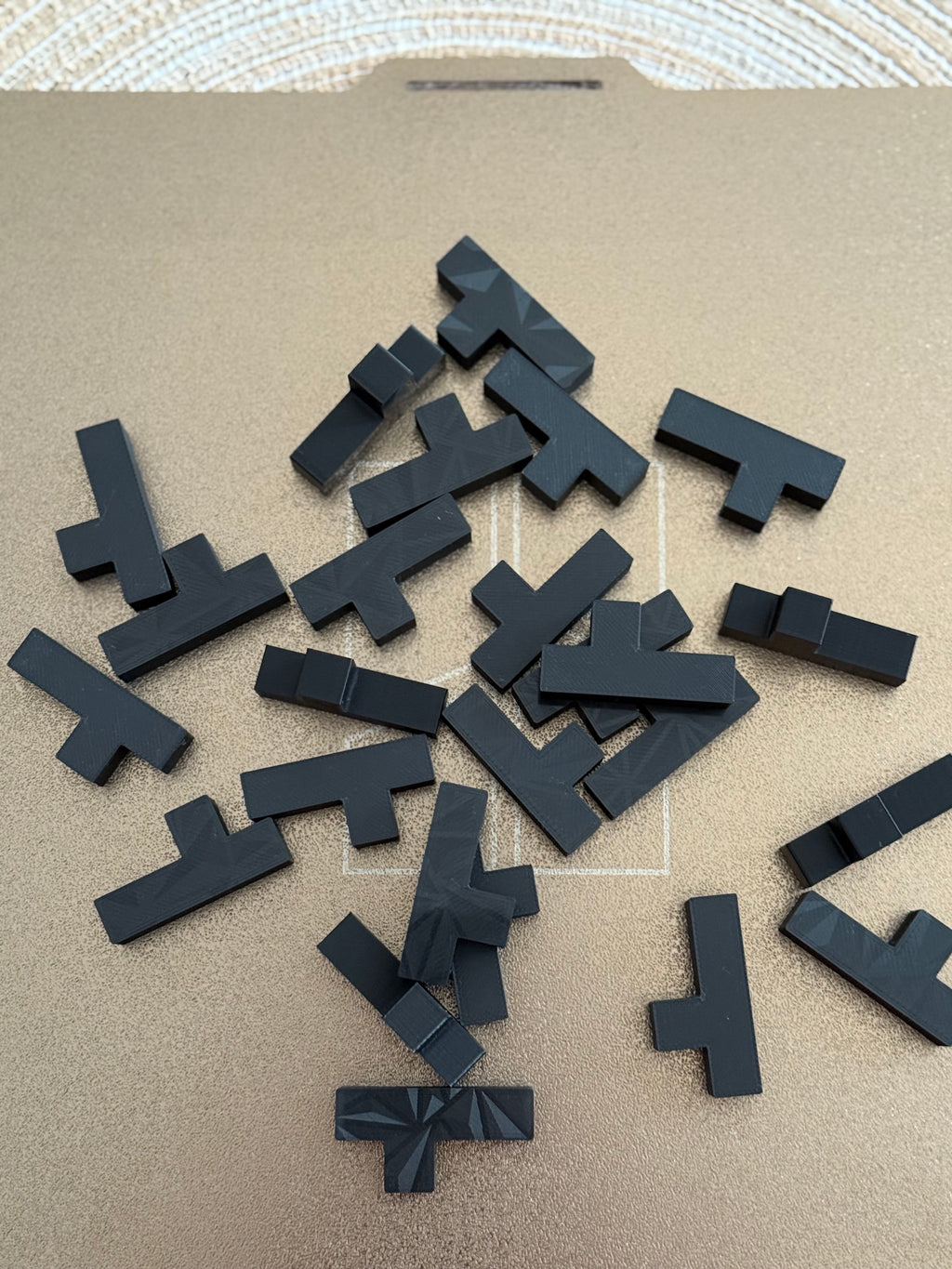 3D-Puzzle-Würfel aus T-Teilen