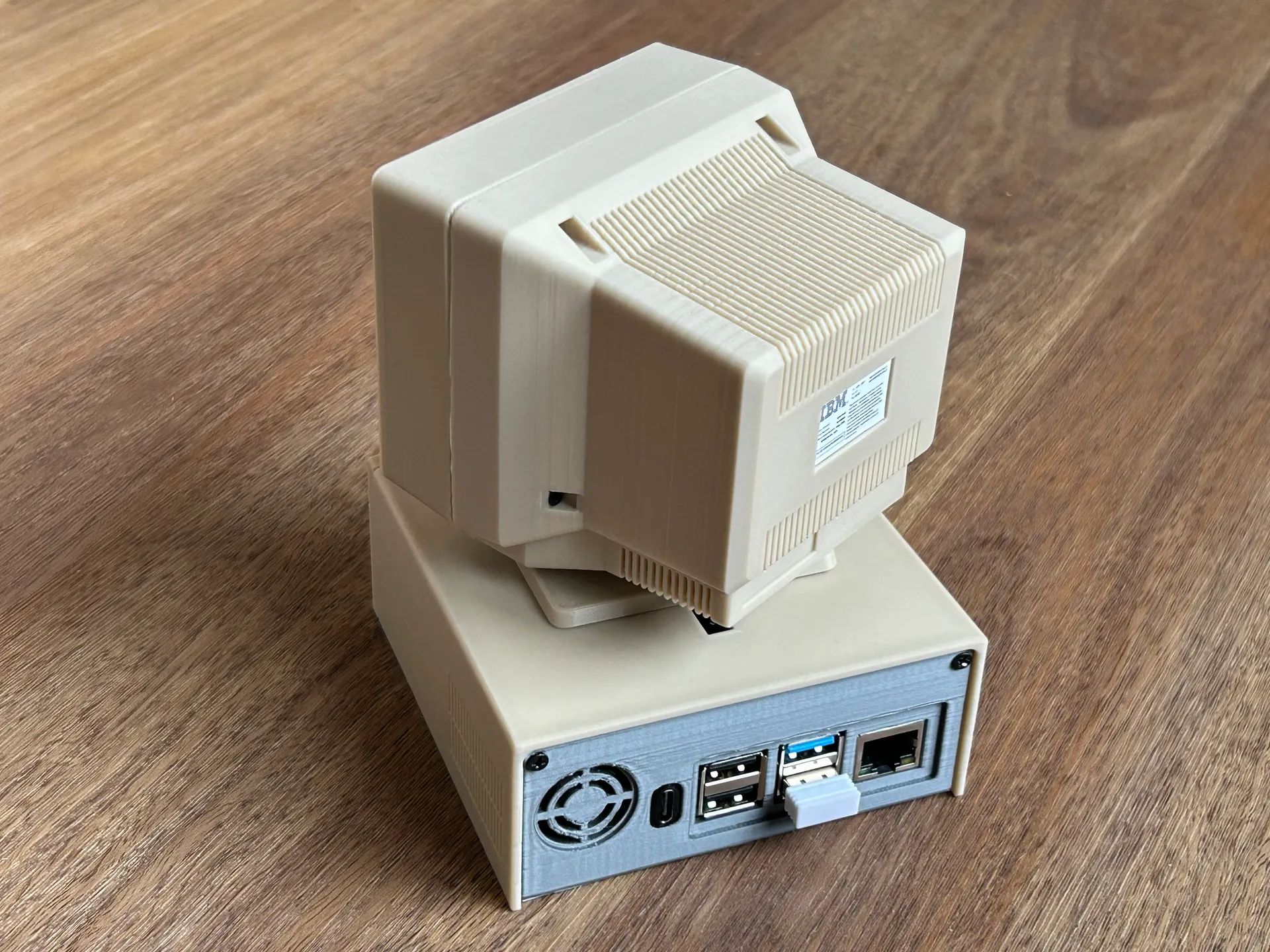 Retro Desktop PC Raspberry Pi case