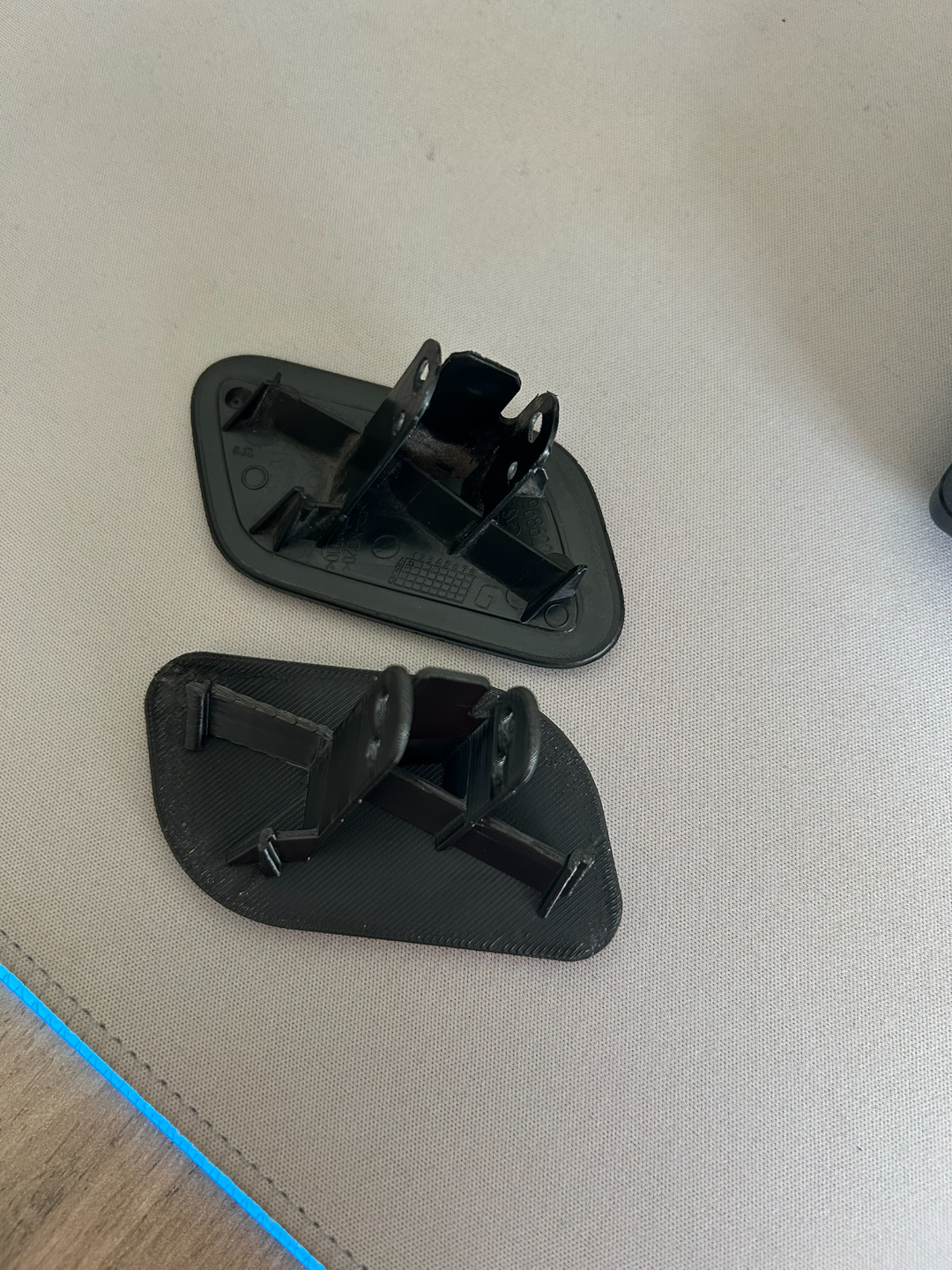 Peugeot 5008 headlight washer cover cap