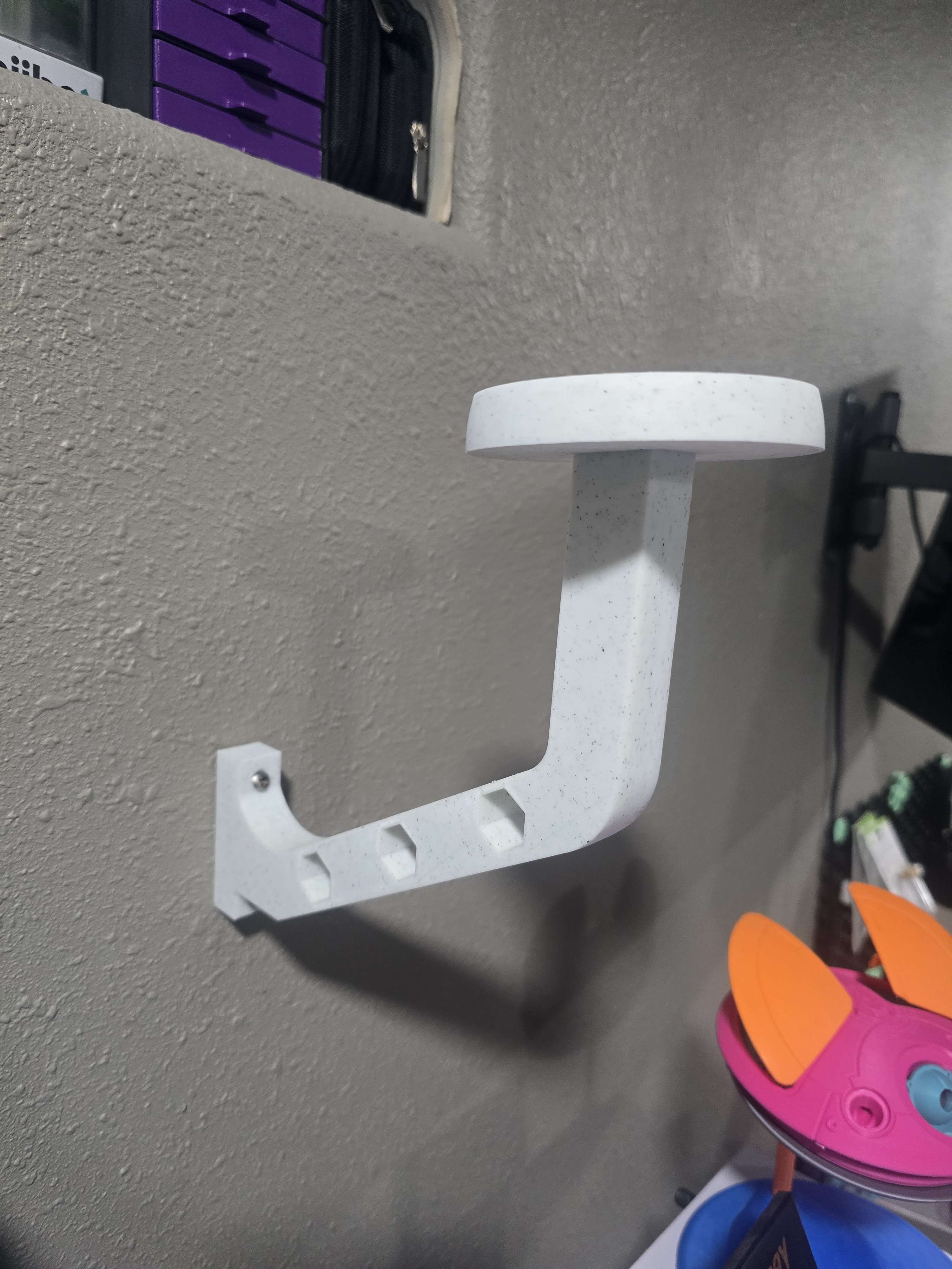 JuanMakes Helmet Hanger (V2)