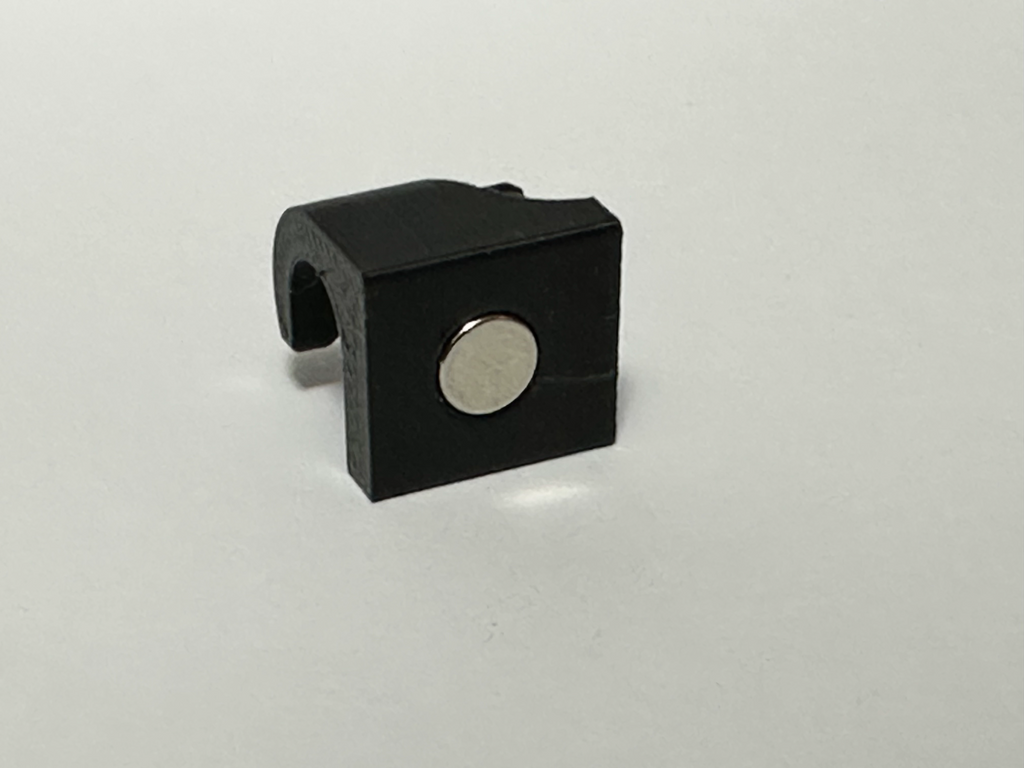 Cable Holder with magnet