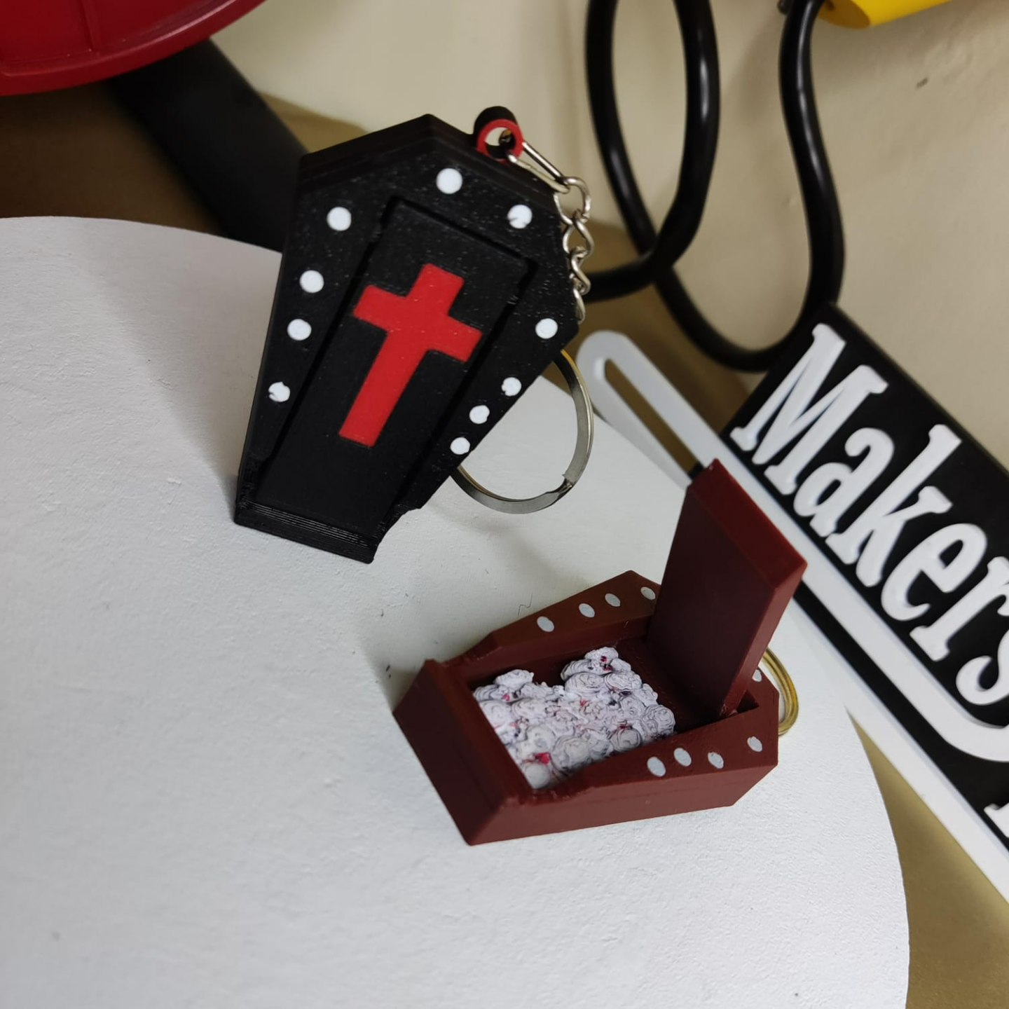 KEYCHAIN PHONE HOLDER COFFIN (LLAVERO ATAUD PORTA CELULAR)