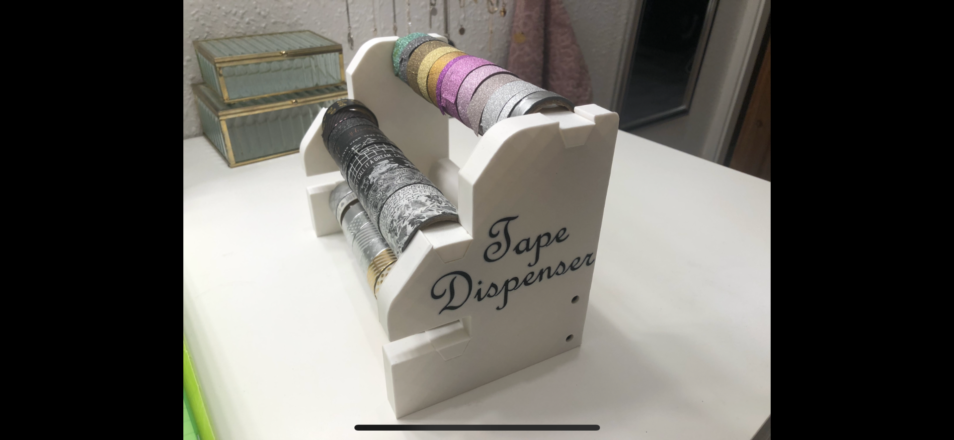 Tape dispenser