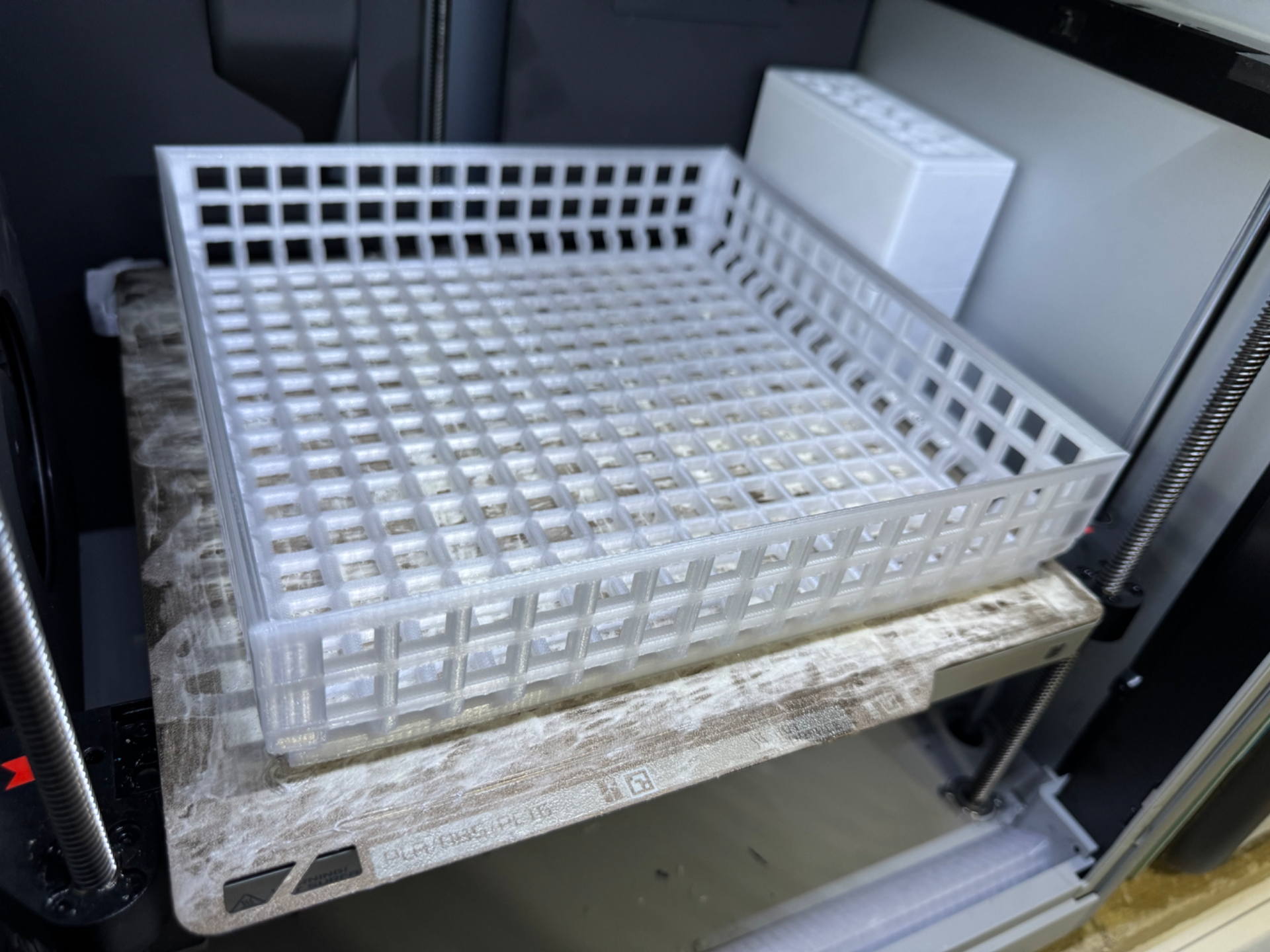 Generic stackable X1/P1 dry box/tray