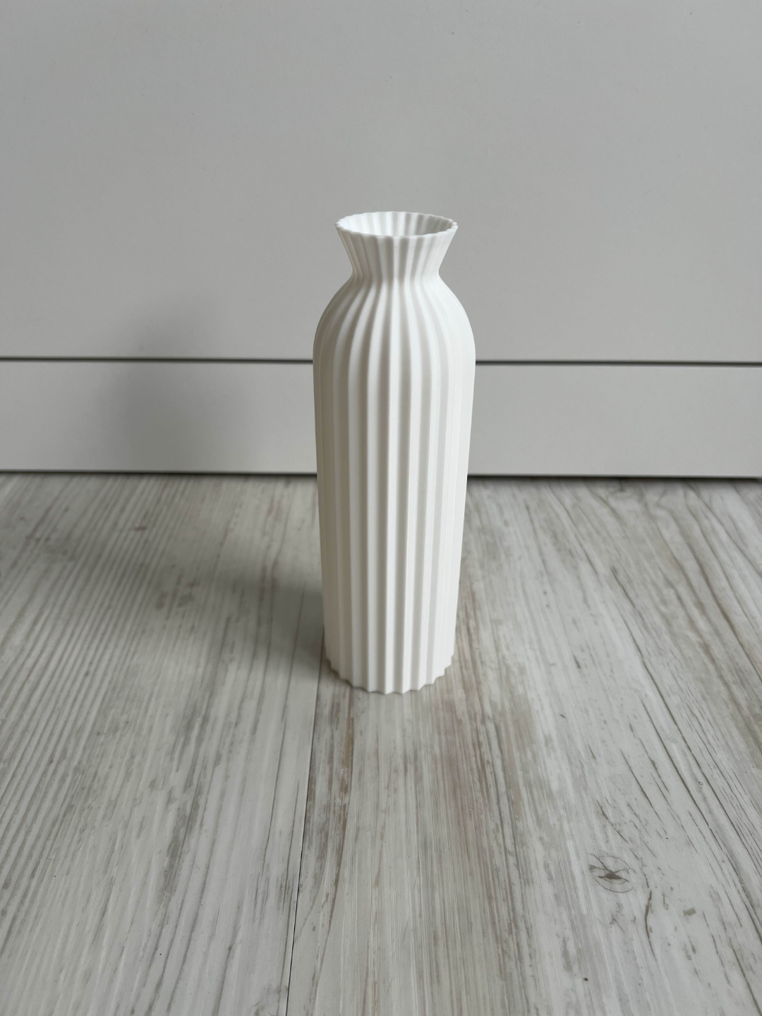 Vase mit welligen Muster