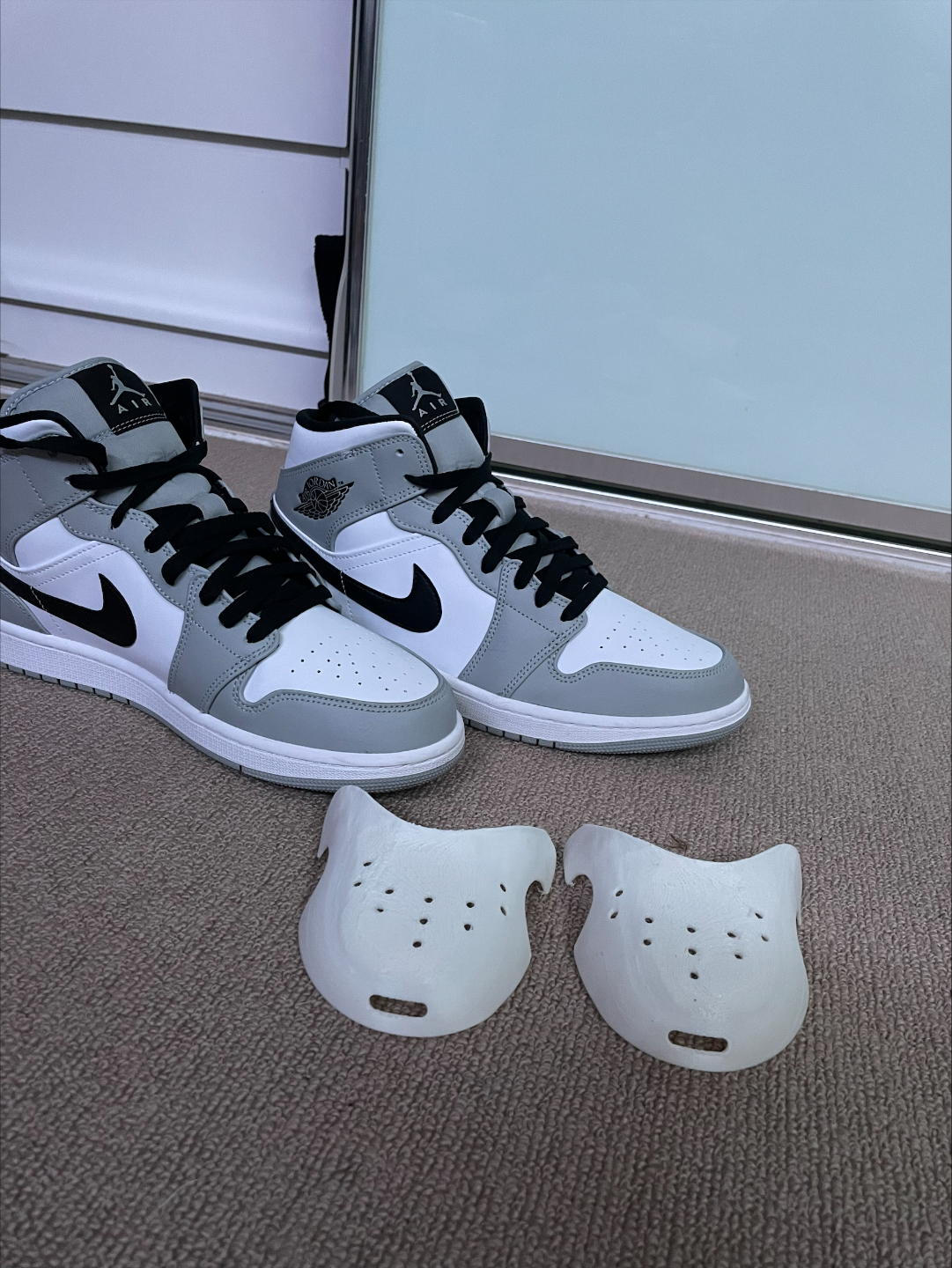 Sneaker crease protector