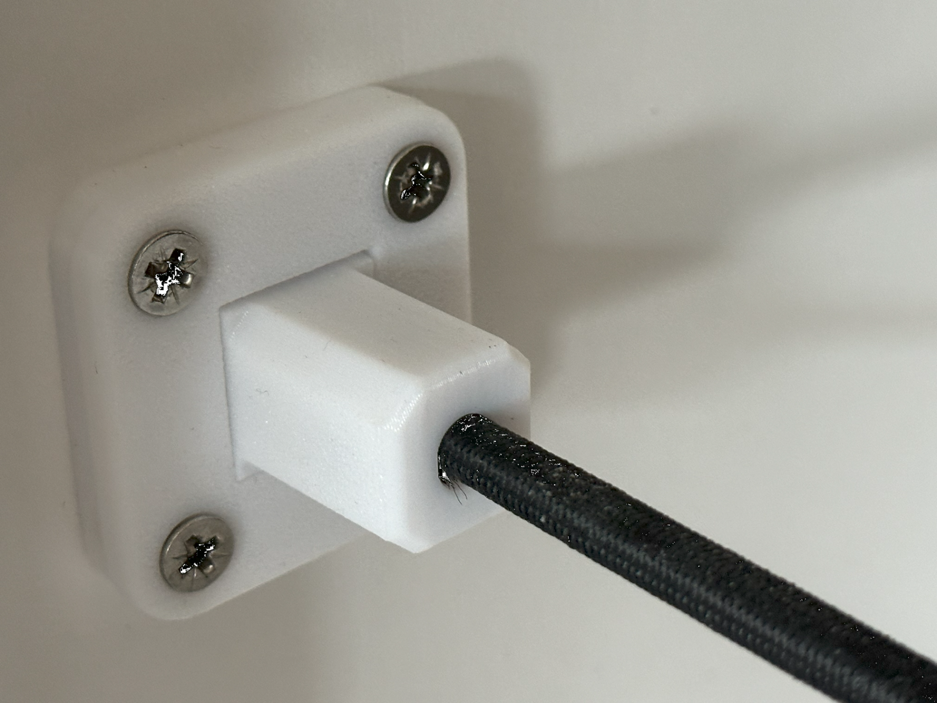 Bracket for Elastic Cord to hold clothes