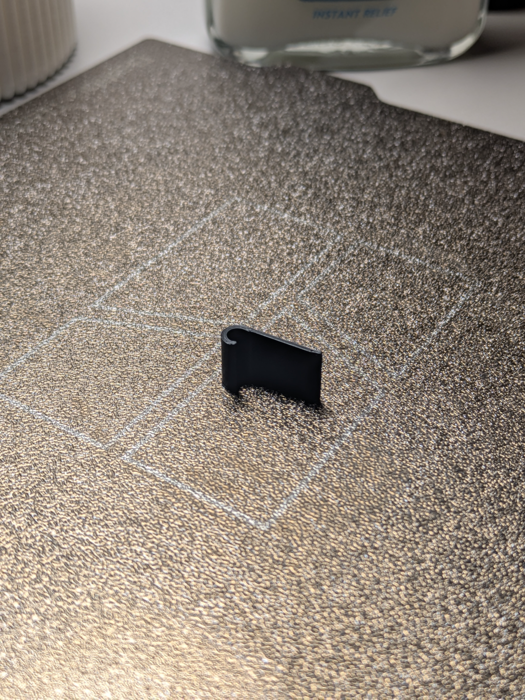 Cable clips for organizing cables in Cars