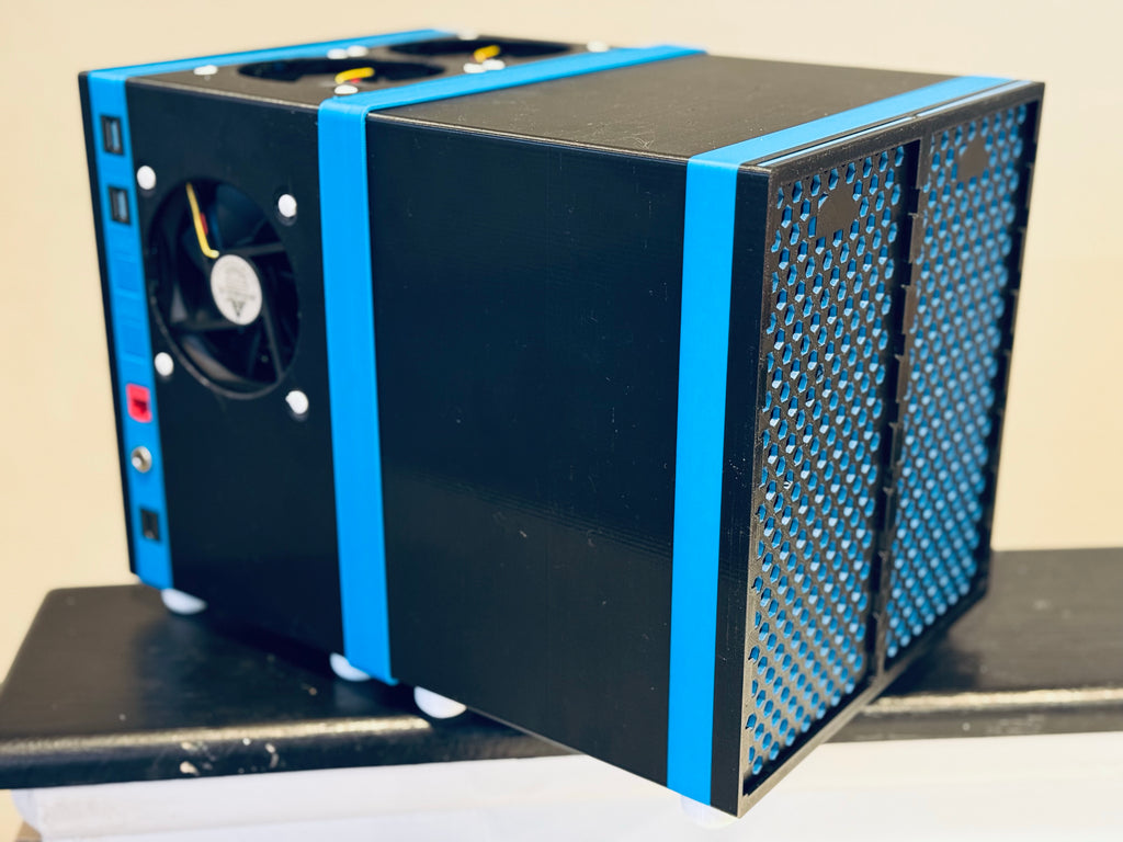 pillarmax - Open Source 16-bay NAS + 3.5" drives.