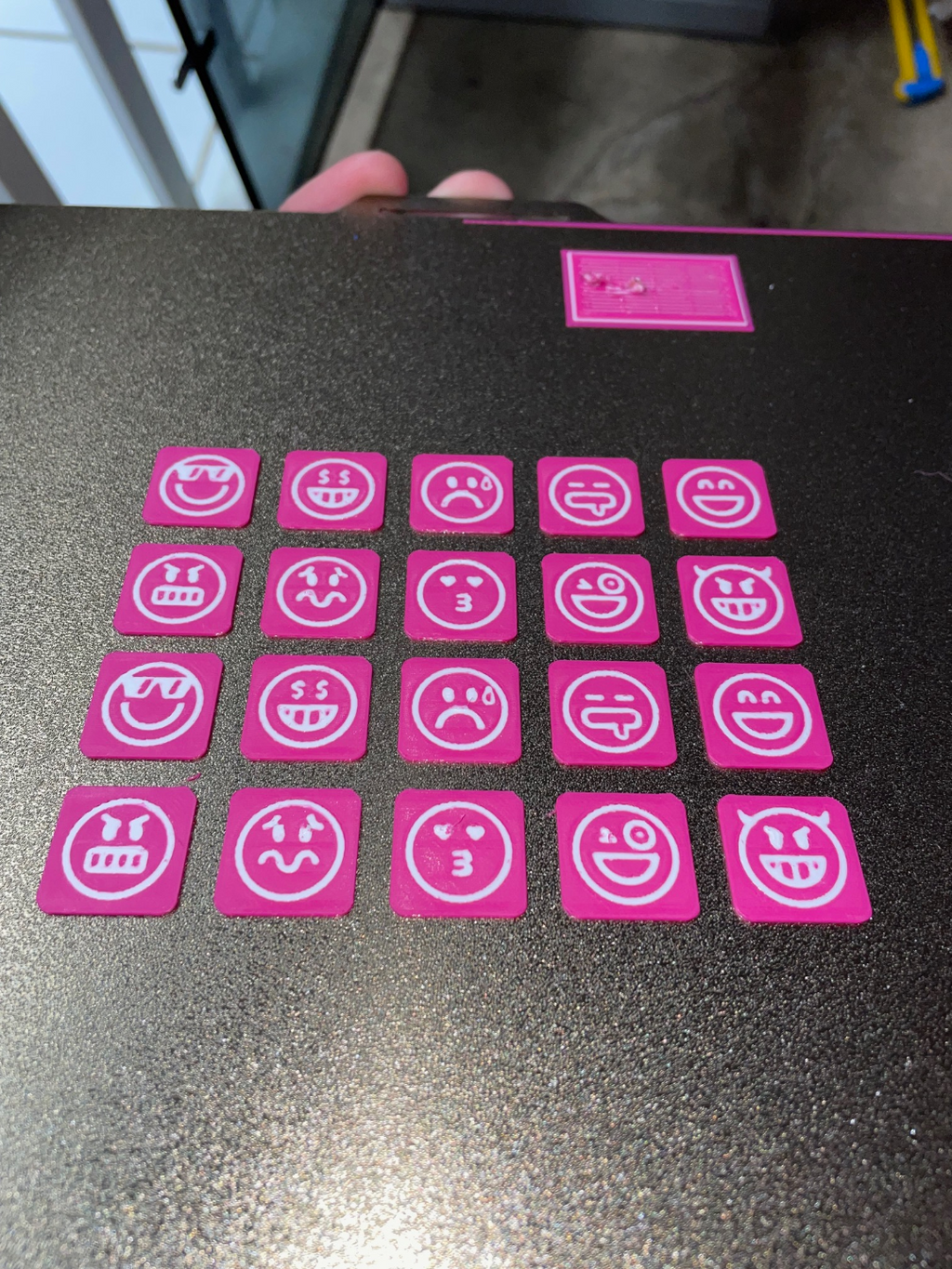 emoji memory card game
