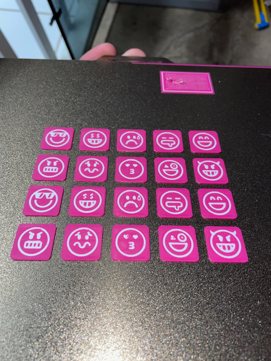 emoji memory card game