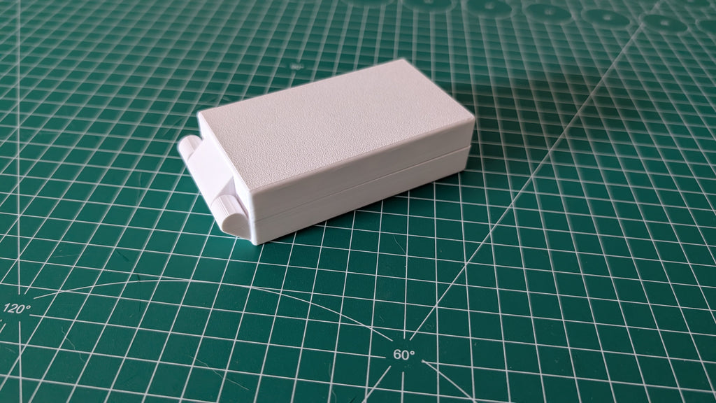 Skadis Bobbin Box – 16-Slot Hinged Case