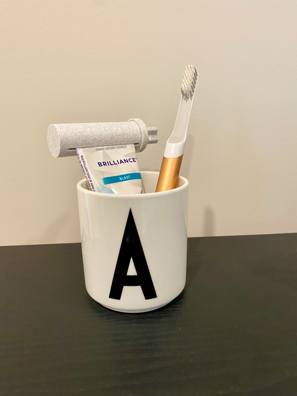 EasySqueeze Toothpaste Squeezer & Holder