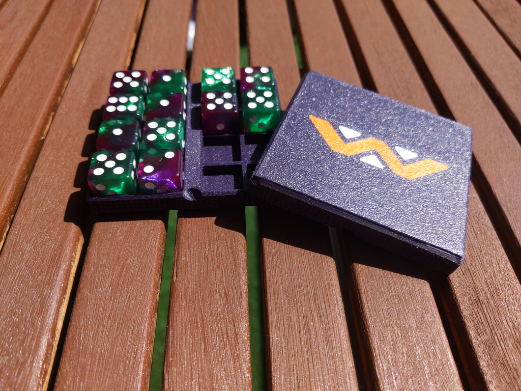 16mm d6 Dice Box with Magnets (16 slots)
