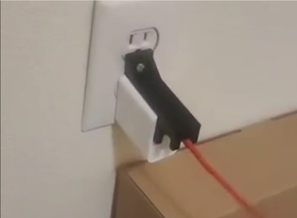 One Plus Warp Charger 30 and USB Outlet Lock
