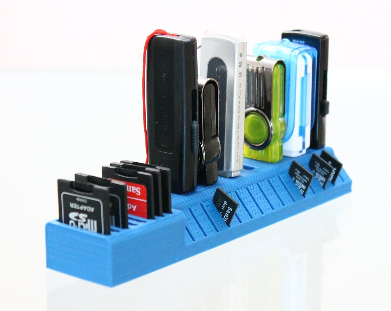 USB, SD and MicroSD holder for wide USB sticks