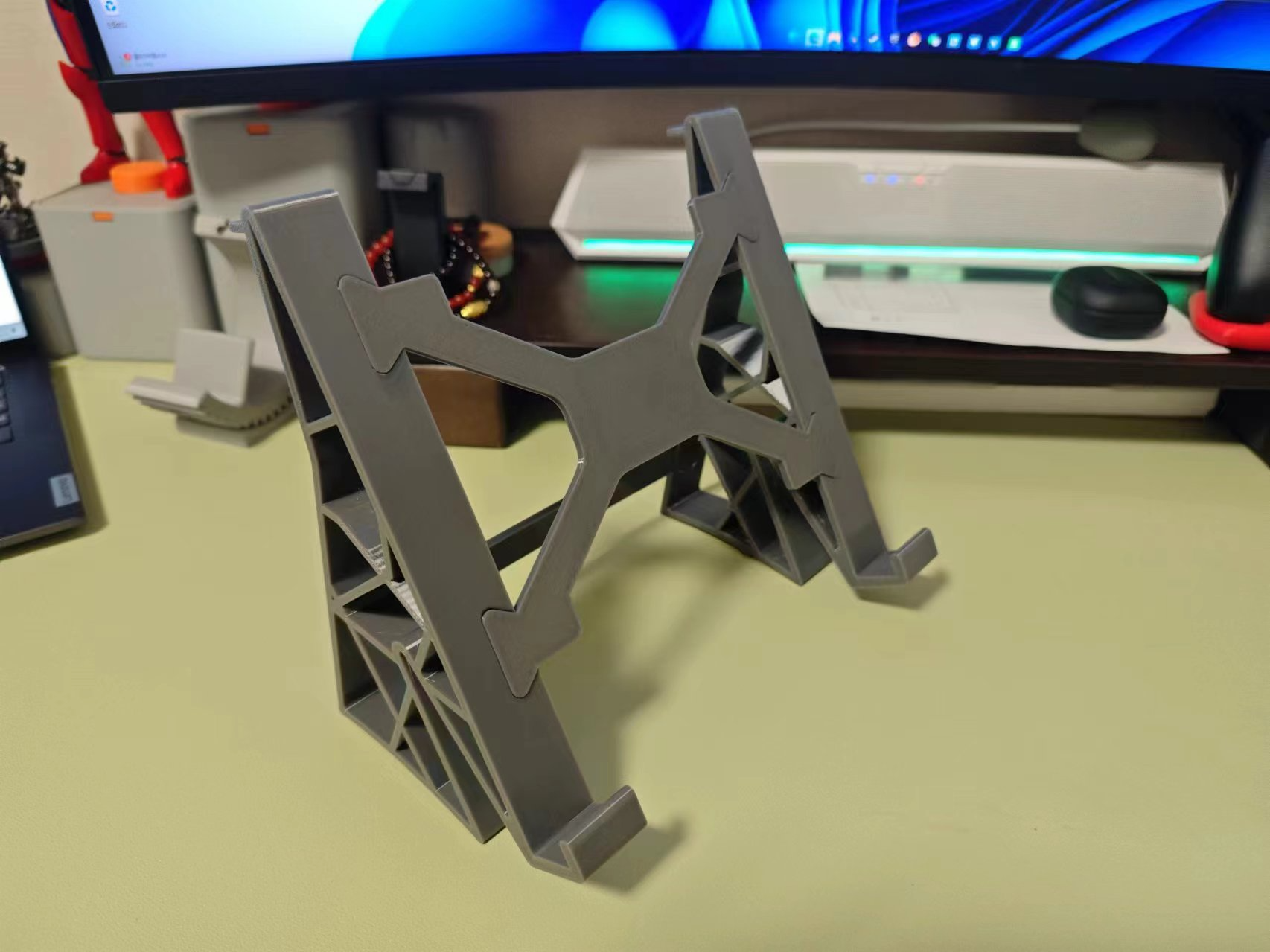 Stand for Laptop in vertical position