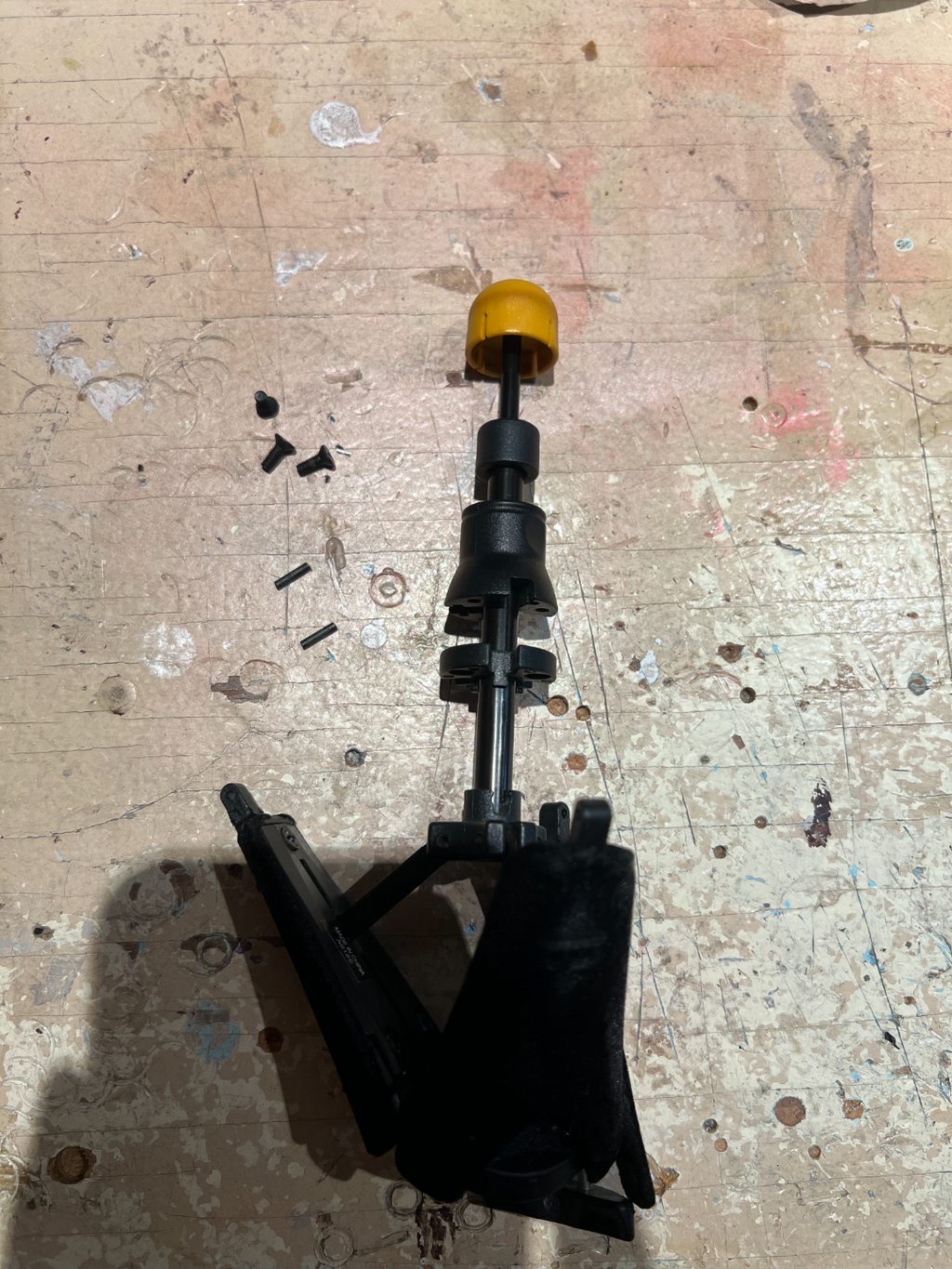 Hercules clarinet stand piece