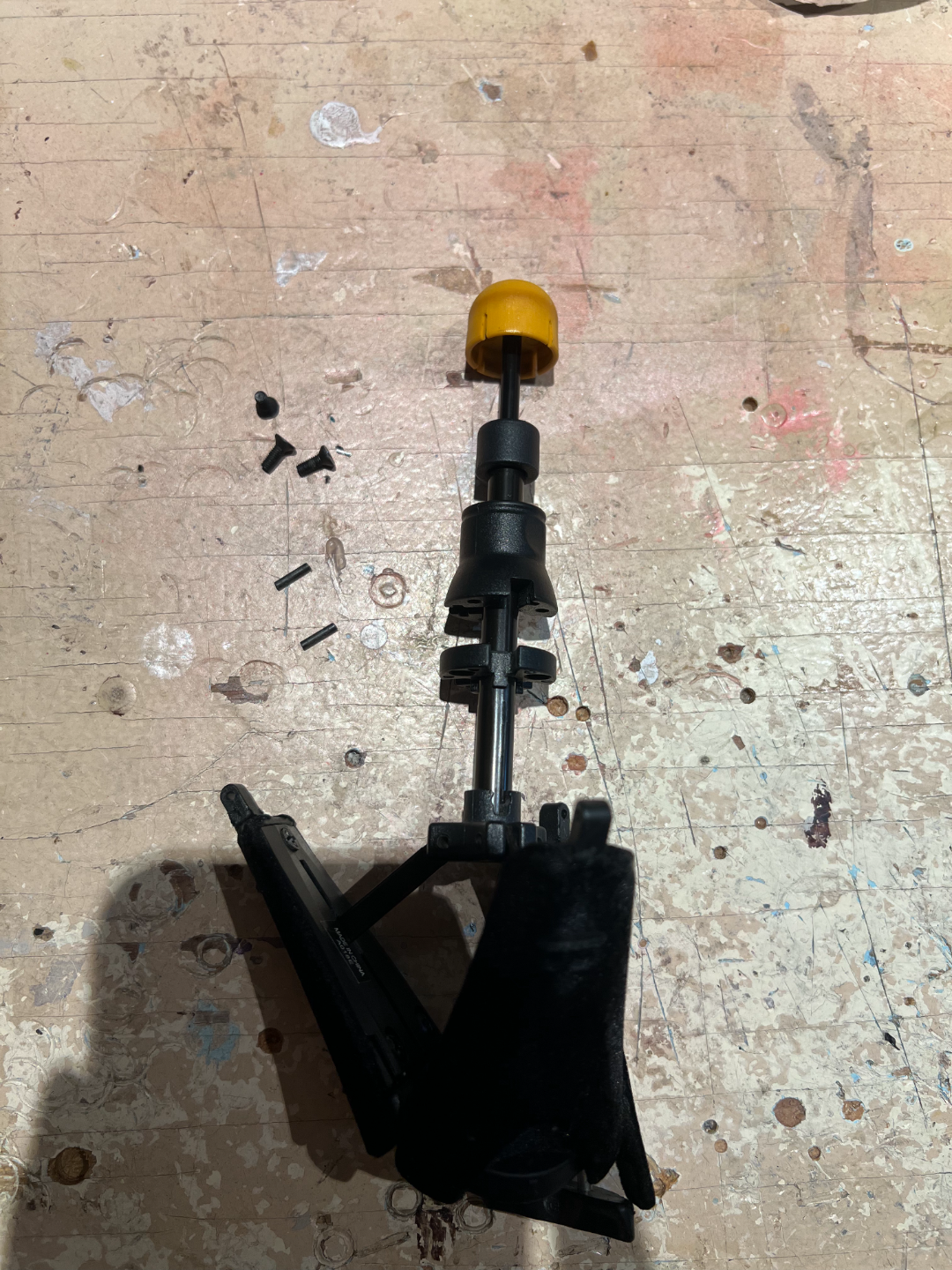 Hercules clarinet stand piece