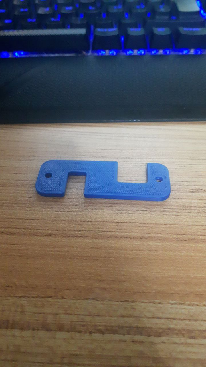 Simple Keychain Phone Holder - Movie Helper