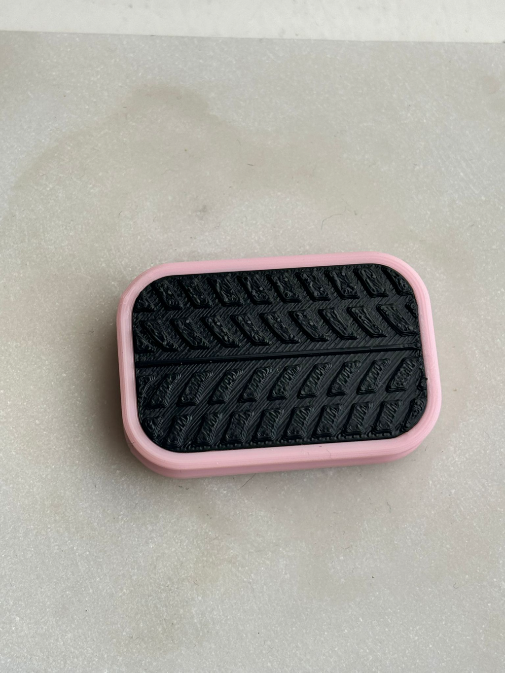 Fidget slider with magnets