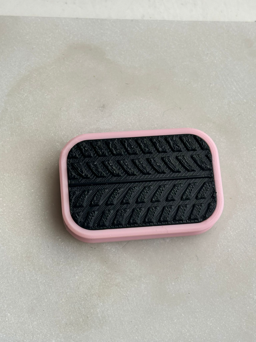 Fidget slider with magnets