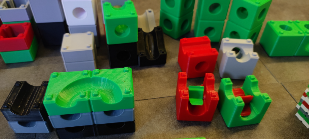 Marbel Bloxx - V2.0 - a brick based marbel run fun