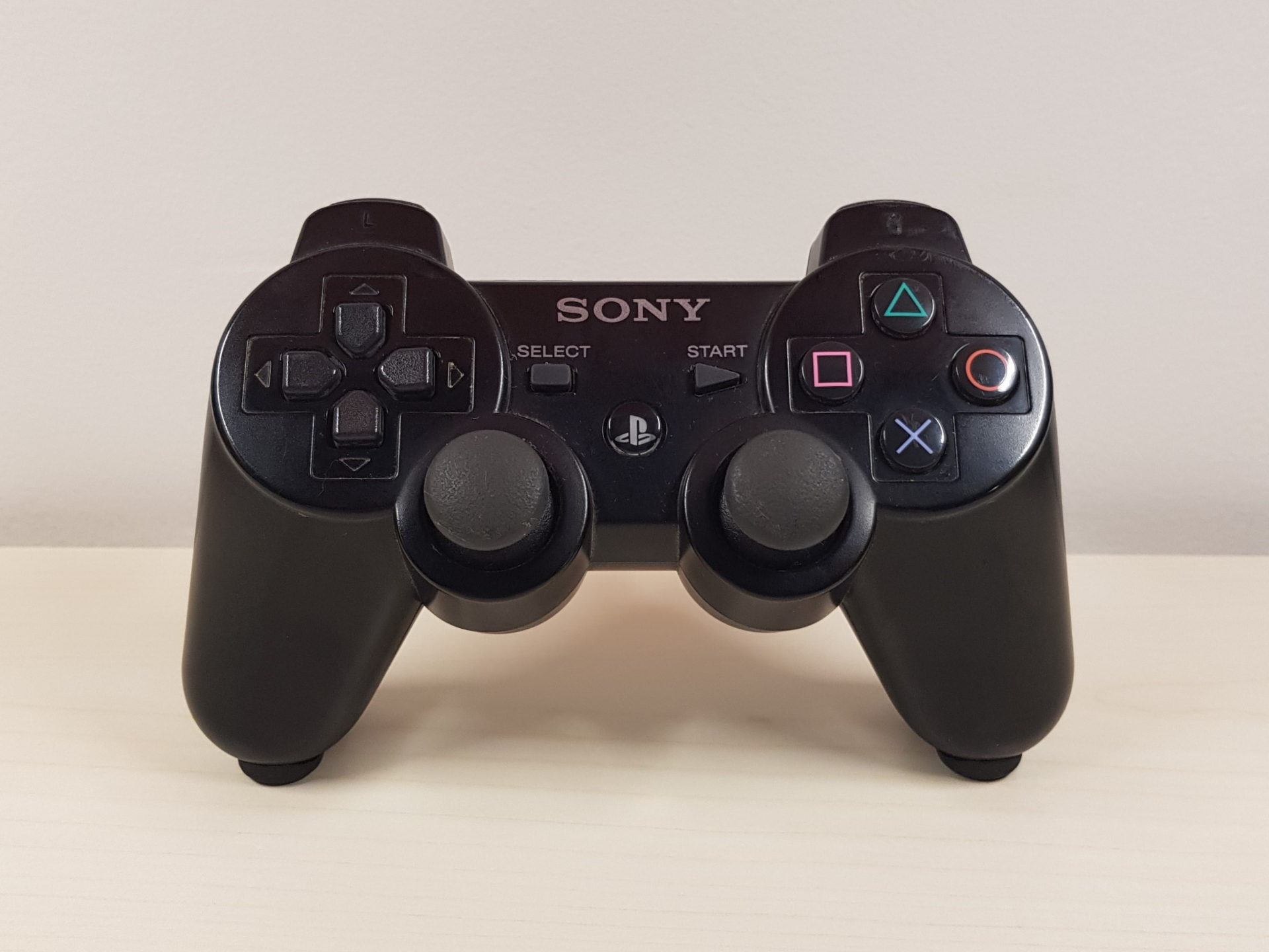 Invisible PS3 Controller Holder Minimalist