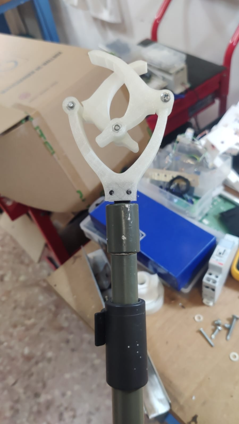 Safety rod rest compatible FOX