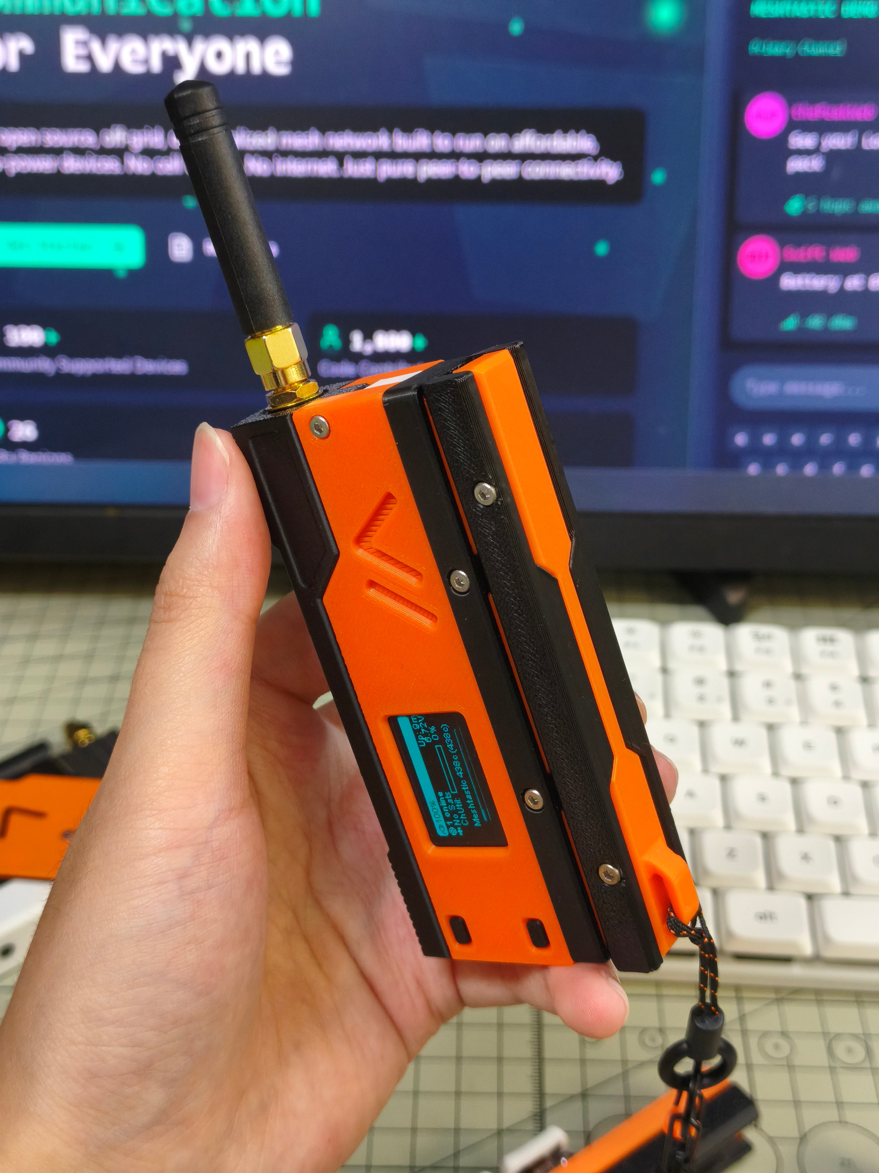 MeshSlide - Modular Meshtastic Case for Heltec V4