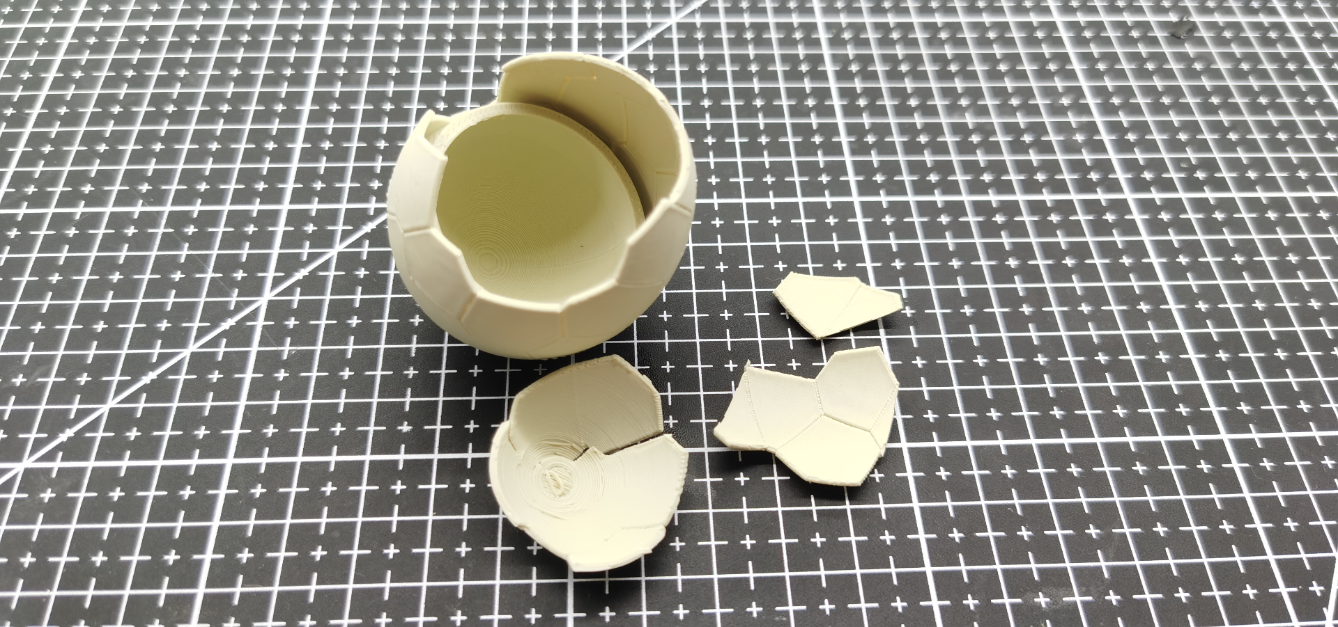 breakable Easter egg with cracks