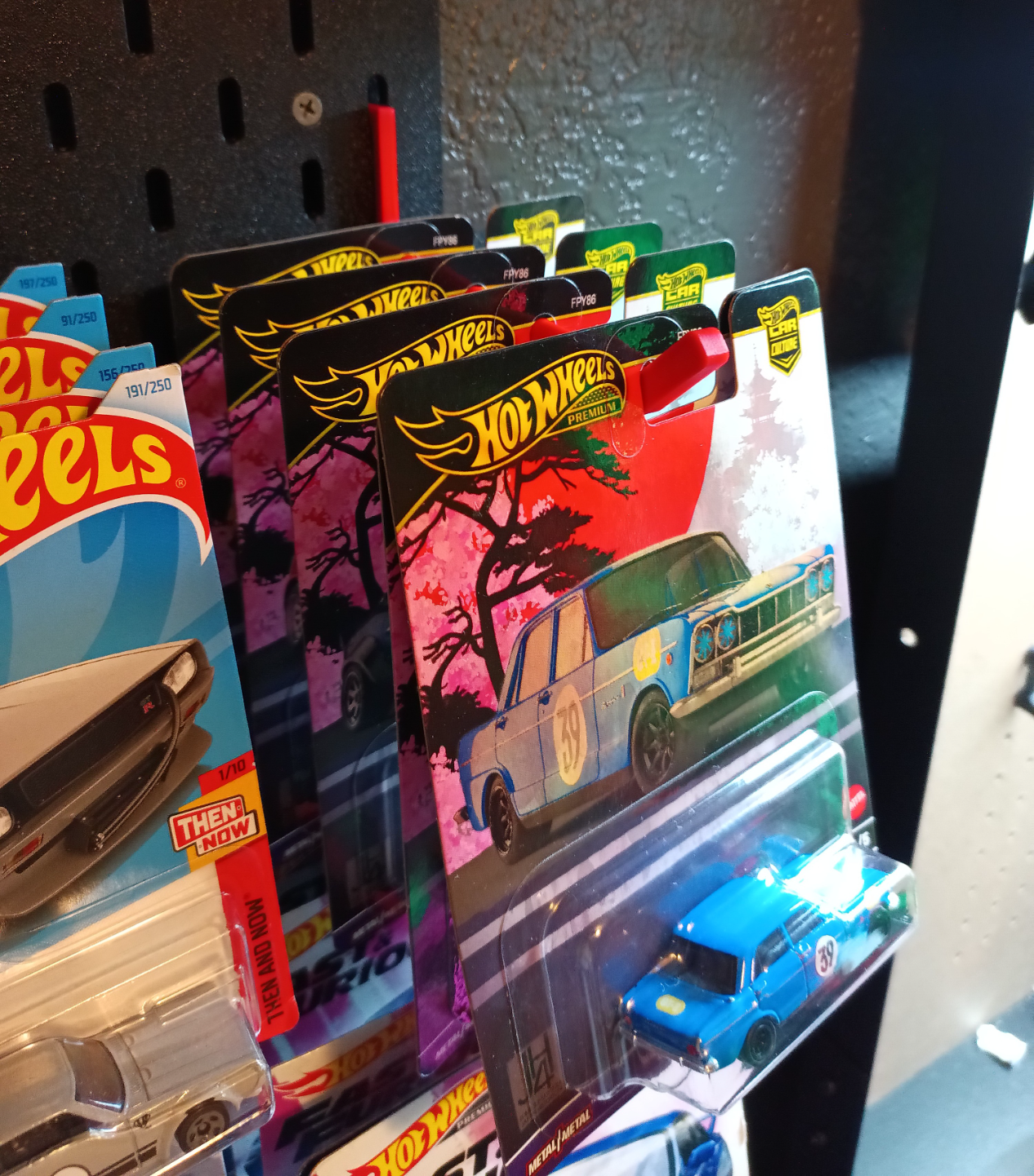 Skadis board hot wheels hook