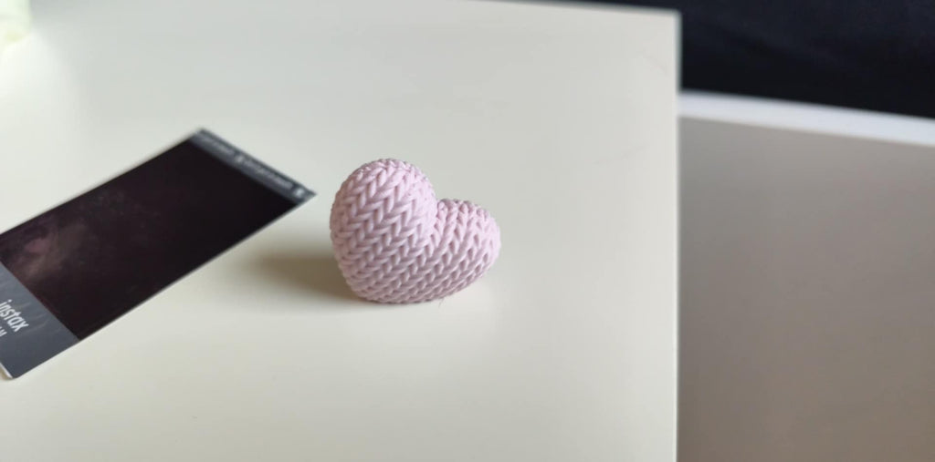 Knitted Heart photo stand