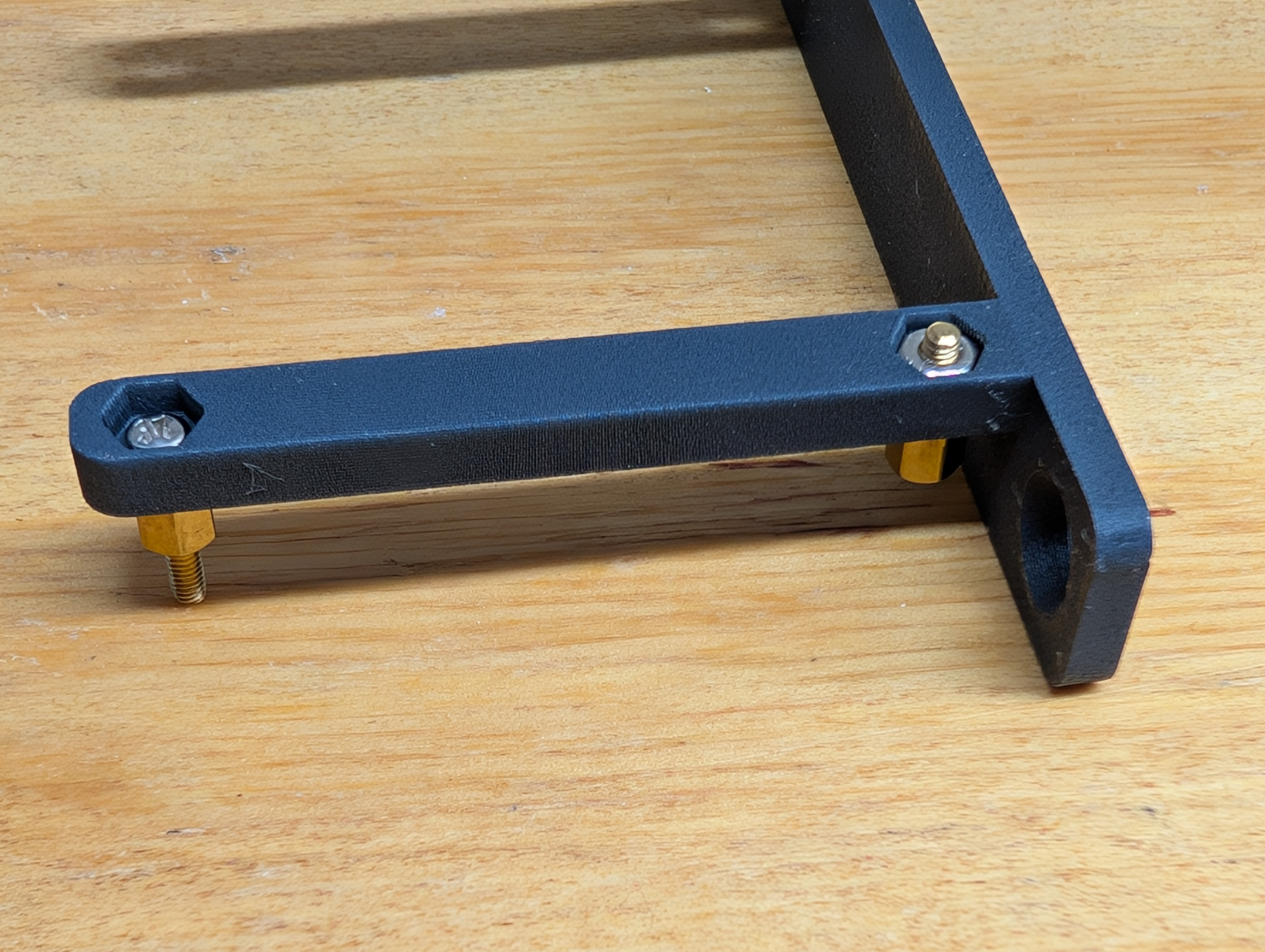 Slim Raspberry Pi Wall Mount (RPi 2-5, Zero)