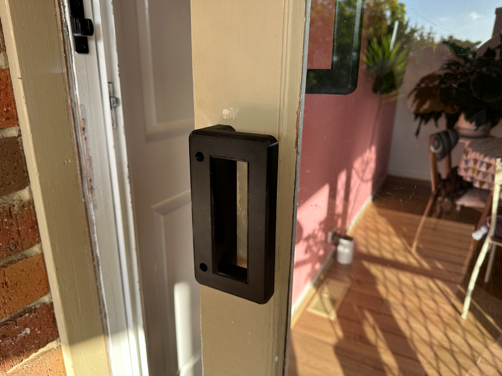 Sliding door handle - O shaped