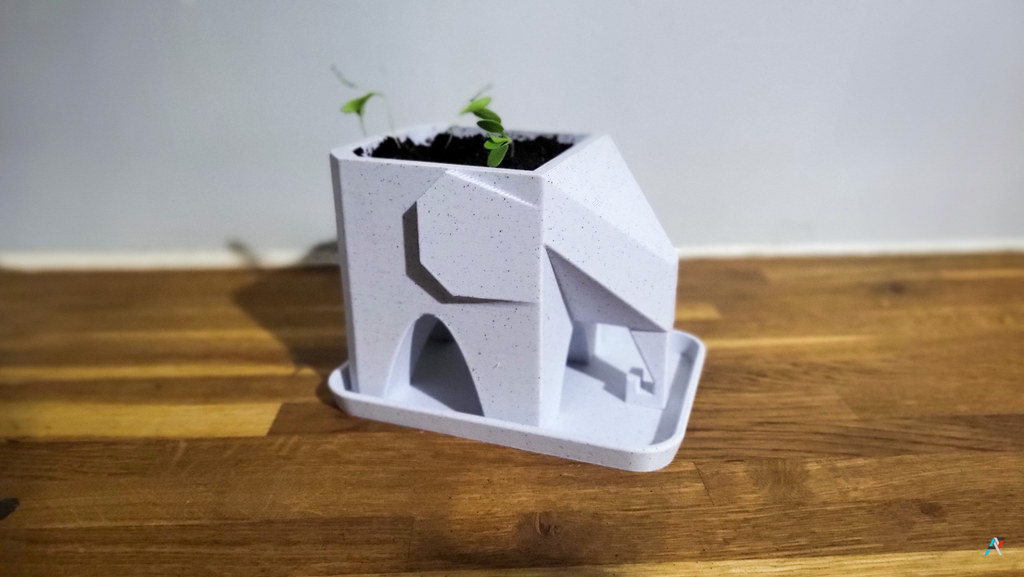 Low Poly Elephant with drip tray