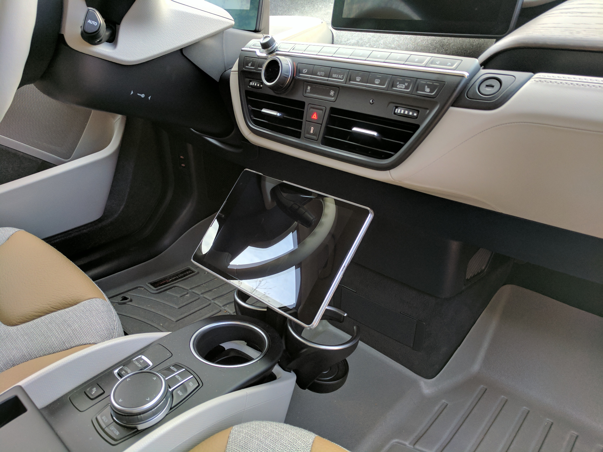 BMW i3 - Tablet Mount