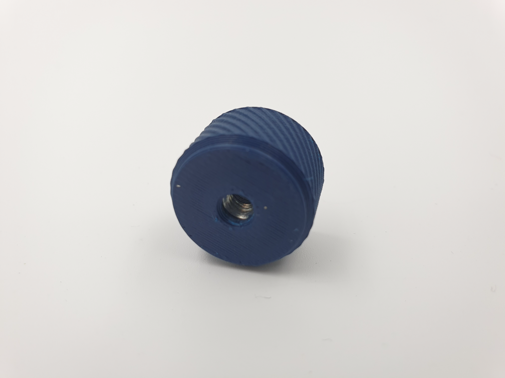 Knurled thumscrews and nuts