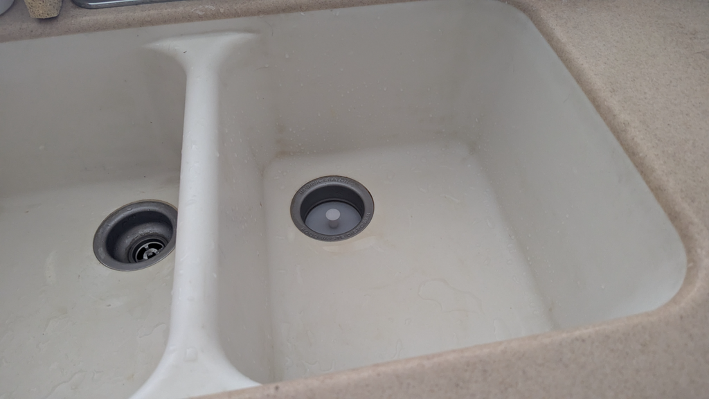 Basic Kitchen Sink Stopper