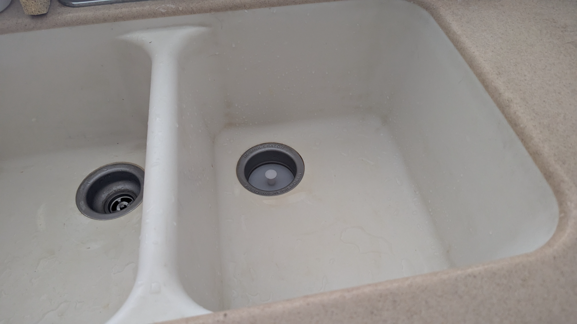 Basic Kitchen Sink Stopper